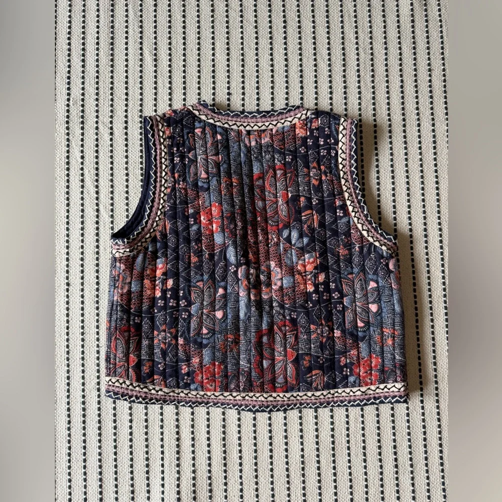 SOLD!! PLEASE DO NOT BUY! NWOT Rare Maison Hotel Floral Quilted Waistcoat Blue - Picture 5 of 5